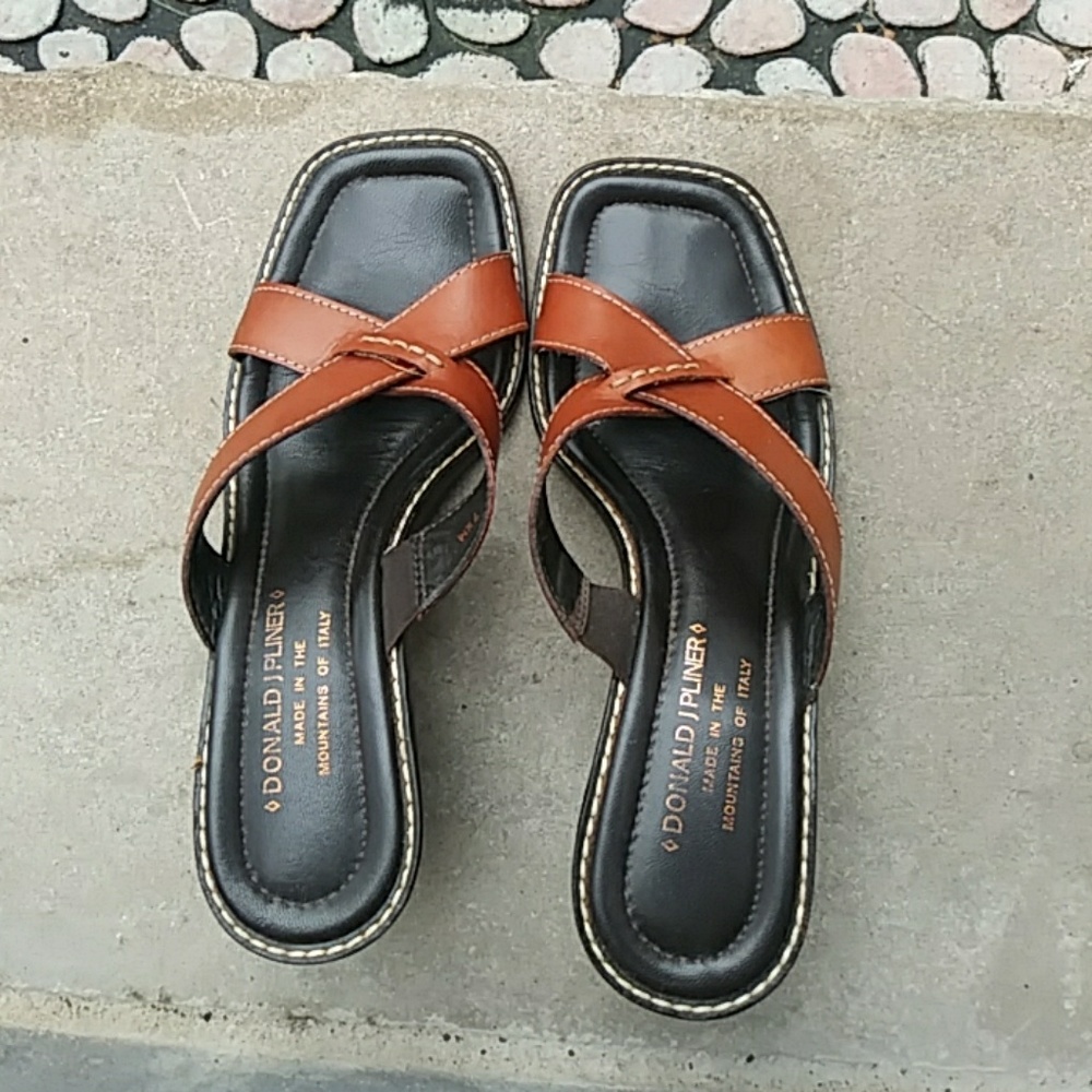 Donald J Oliver Brown Sandals size 7 1/2